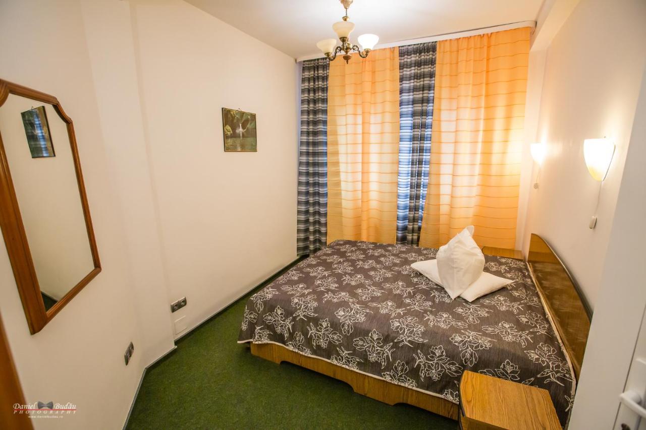 Pensiunea Vila Europa เดวา ภายนอก รูปภาพ